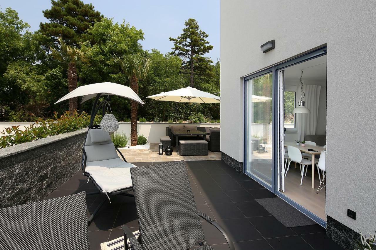 The View Luxury Apartment Dramalj Esterno foto